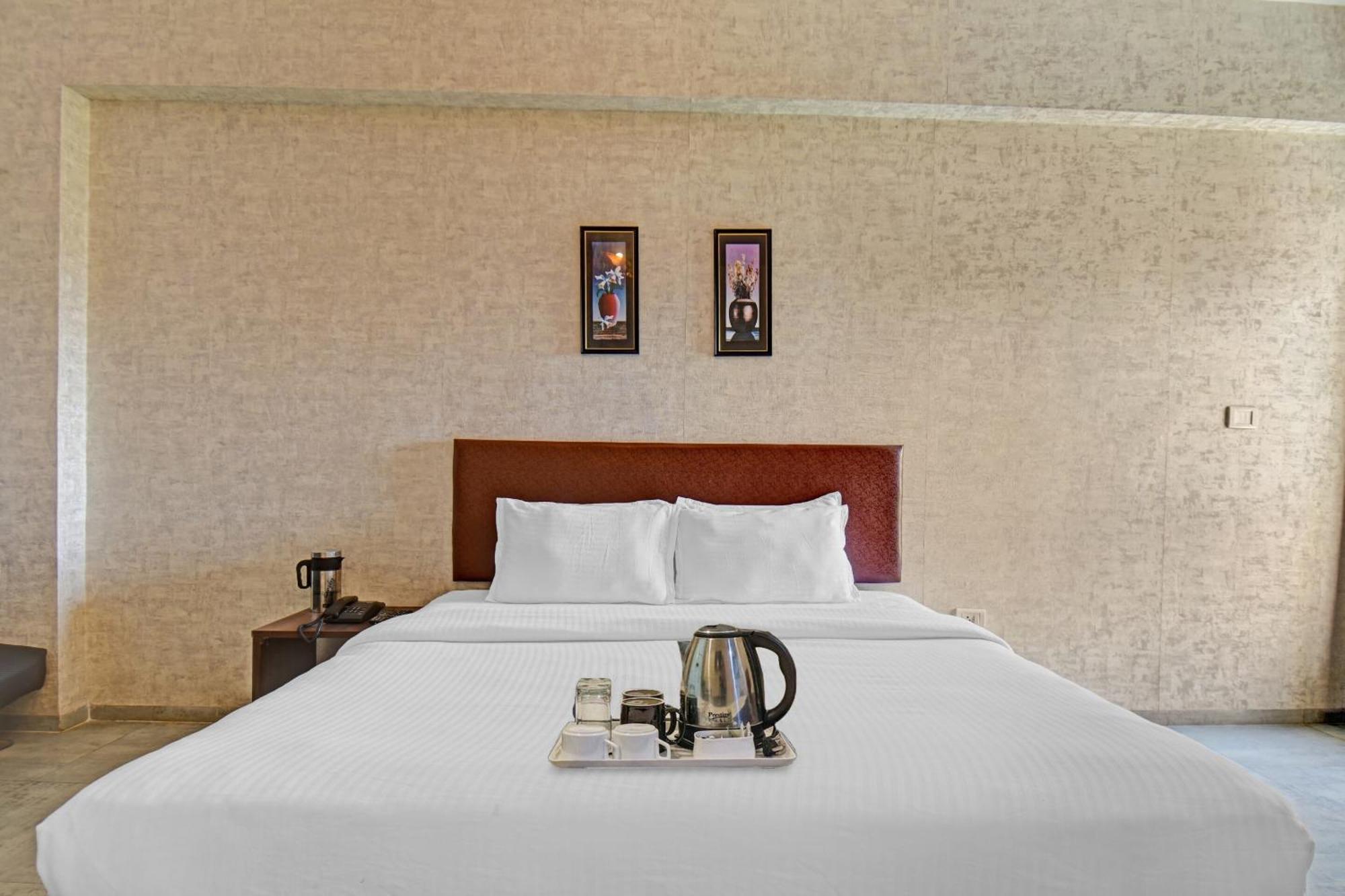 Townhouse Classio Suites Shirdi Luaran gambar